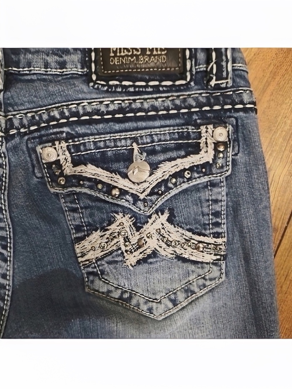 Beautiful Y2K Miss Me Distressed Easy Boot Jeans Embellished Pockets 31” Inseam